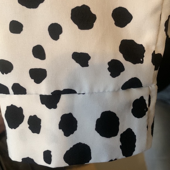 Long sleeve blouse size xs black and white necktie. - Picture 5 of 8